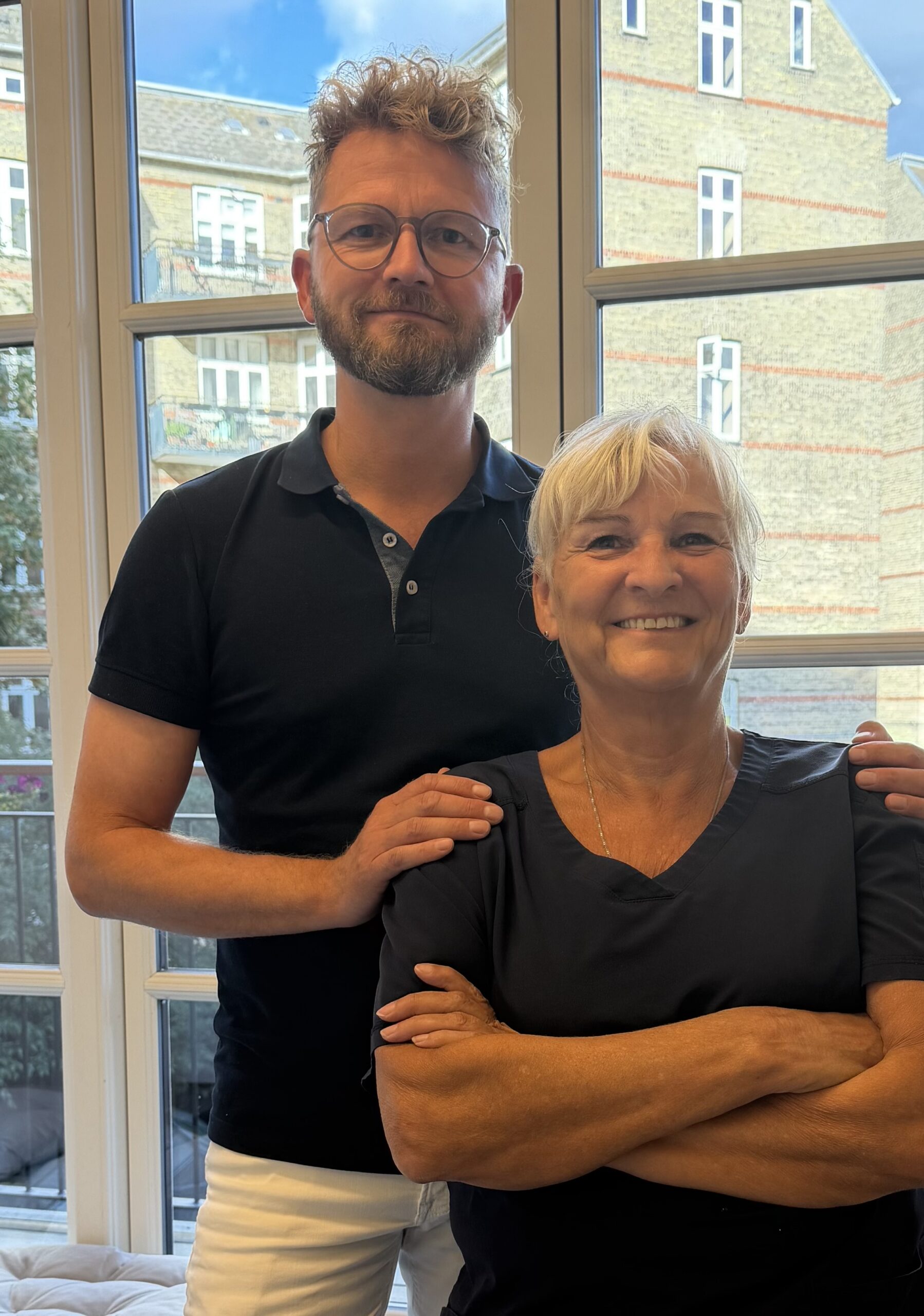 Tandlægerne Ulla Hildorf og Peter E. Hansen
